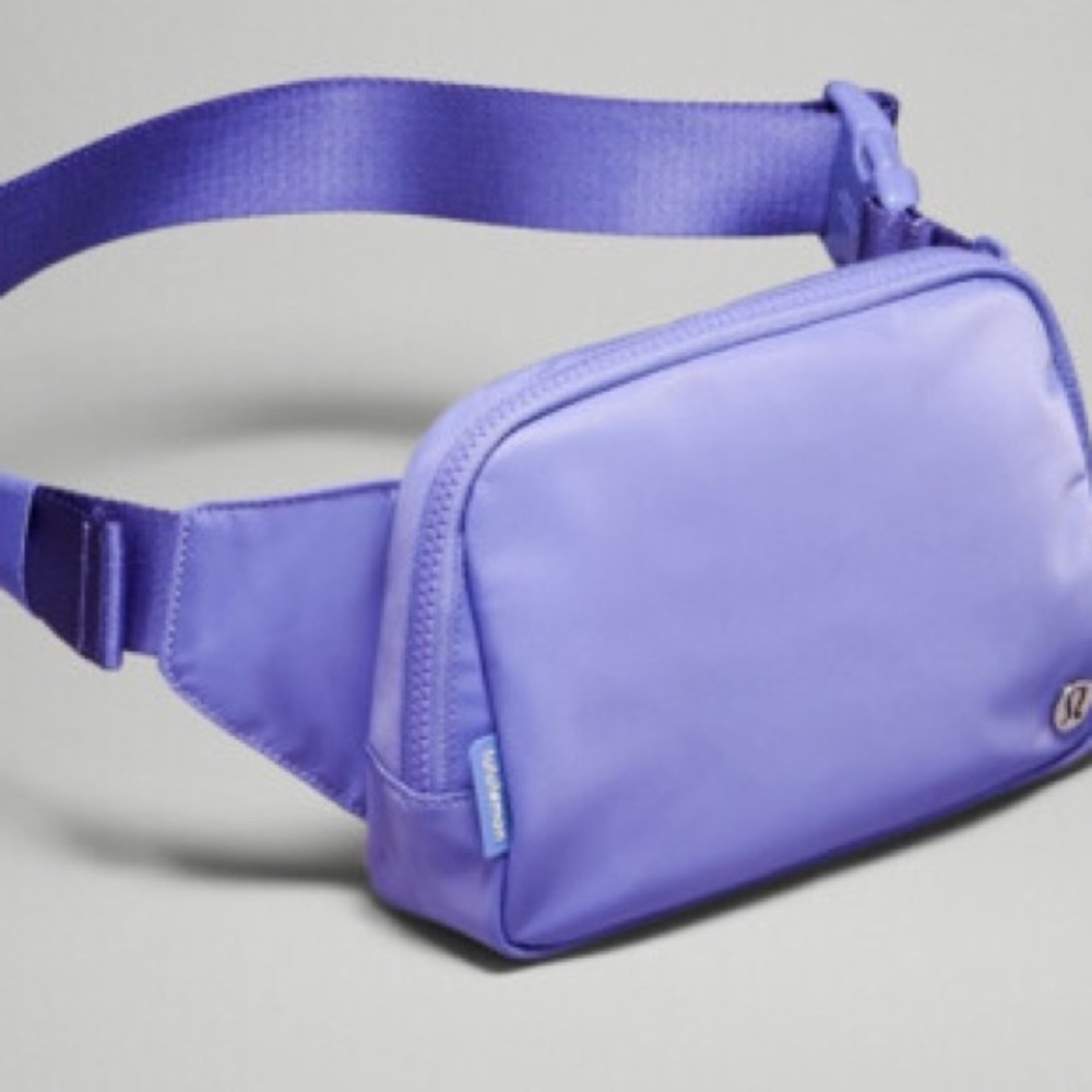 Lululemon everywhere belt bag